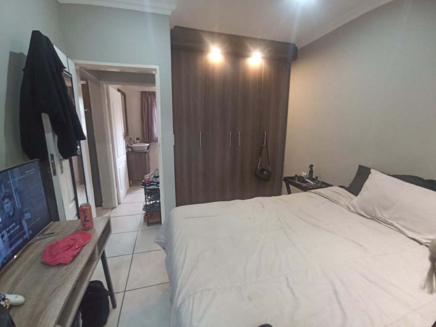 1 Bedroom Property for Sale in Bult West North West